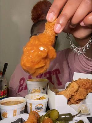 @Shawn had @Church's Texas Chicken lookin’ ode good 😮‍💨🔥 #churches #churcheschicken #friedchicken #fyp #mukbangeatingshow #eatingshow #mukbang #mukbangasmr #mukbangvideo #eatwithme #asmr #asmreating #picklequeen #riymaeatz 