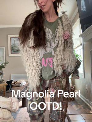 @Magnolia Pearl i still love you even tho these people just don’t get it… #fyp #magnoliapearl #foryou #foryoupage #freepeople #OOTD #outfit #style #grwm #clothing #winterfashion #happyholidays 