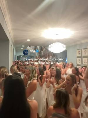 this is so the place!!!! #alphaxidelta #sororityrush #sororitylife #sororityrecruitment #collegelife #alphaxi #uofsc #sororitysisters 