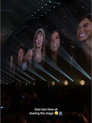 How special it was to see them share the stage for the first & very last time 🥹♥️ MY FAMILY!!! #taylorswift #swifttok #erastour #vancouvertstheerastour #erastourdancers #concert #music #fangirl  