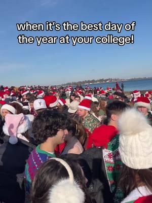 santacon was fun but now it’s finals :( #santacon#fairfielduniversity#fairfieldu#fairfieldct 