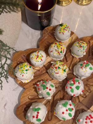 easy & quick christmas party dessert🥰🎄🎂 #christmas #christmasdessert #dessertrecipe #christmastruffles #christmascakepops #cakepop #christmascountdown #holidayrecipe #asmr #asmrfood #cake #caketok 