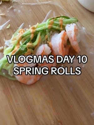 VLOGMAS DAY 10!  Follow for more recipes!  Shrimp spring rolls: - Boiled & chilled shrimp - spring roll wrapper - carrots - lettuce - cucumber  - rice with rice vinegar & soy sauce - mayo sirracha  Assemble according to my video or however u want! just stack & roll!  Dip in sweet chili sauce - its amazing!  #springroll #shrimpspringrolls #shrimprecipe #Vlogmas #Foodie #lunch 