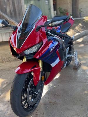 Came out amazing with it’s full detail #fyp #hrc #fulldetail #cbr1000rr #mra #moto #hondalife #shiny #honda #motorcycle 