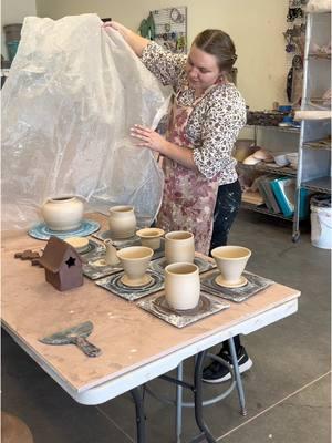 I love a productive day in the studio! How many times did I say “handmade gift” in this video…lol. ##pottery##oddlysatisfying##handmade##crafty##potterywheel##diygift##womenownedbusiness##satisfying##pregnant##pregnancy##handmadegifts##clay##kiln##studio##potterystudio##hobby##craft##cometoworkwithme##dayinmylife