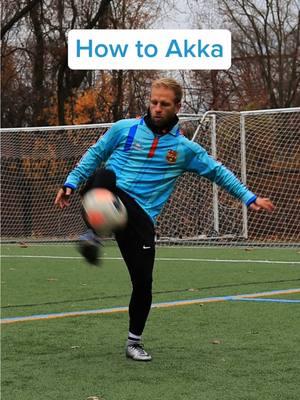 How to akka / air elastico New tutorial every tuesday #akka #elastico #kappa #barcelonafc #r9 #ronaldinho #streetfootball #footballskills #soccertricks 