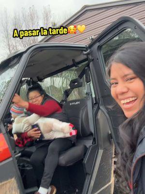 @Chris Hudson @chinita perez #bbygabby😇 #bbyemma😇 #hudsonfamily👨‍👩‍👧‍👧  #saritaychris👩🏻‍🤝‍👨🏼 #hudsonfamily👨🏻‍🦰👩🏻👶🏻 #lapatroncita😇 #sarahudson51 #Mushashon👨🏻‍🦰 #countryside 