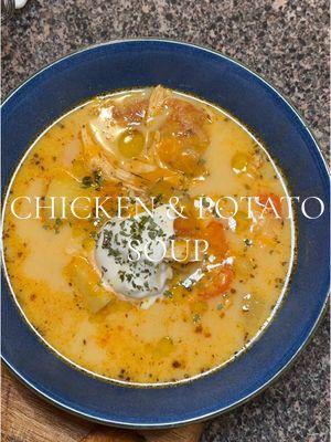 chicken & potato soup, perfect for a rainy day 🍲 #soup #soupseason #chickensoup #chickensoup #potatosoup #souprecipe #easydinner #healthyrecipes #chickensouprecipe 