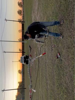 CUTTING in Floaters Part3⚡🇺🇸🤙🏽@Austin Brabham #bluecollar #boyswillbeboys #powerlines #bluecollarboys #journeyman #wire #voltage #linemen #amps #sparky #work #apprentice #electrician #electric #power #powerlineconstruction #lines 