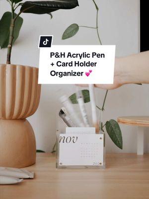 My shop, @Poi & Hun | Stationery Shop’s bestselling product, Acrylic Pen + Card Holder Organizer is ✨finally✨ back in stock! 👀 It’s the perfect organizer for your desk setup! You can fit your favorite pens, stickers/sticky notes and our 2025 calendar cards/other note cards, it’s like a 3-in-1 product! 🫣 You can also use my code “LIFEWITHHOLLY10” for $$ off your order! Grab an Arch Desk Mat, stationery and other acrylic accessories! 😏 #desksetup #deskaccessories #deskaesthetic #deskorganization #deskorganizer #acrylicorganizer #acrylicdeskaccessories #poiandhun #wfhdesk #wfhoffice #cozydesksetup #cozyhome #homeoffice