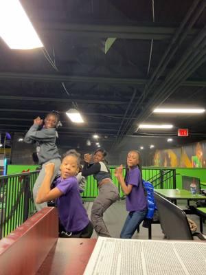 First trip of the school year 🙏🏾🥳 #fyp #middleschoolteacher #thecoolteacher #myhomegirls #fyp #launch #fieldtrip #tiktok #trending #viral #foryou #danceteacher 