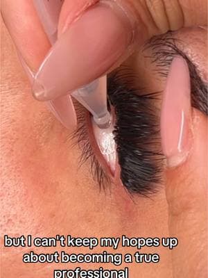 What would you do? If you have been following me for a while you already know my thoughts… im curious though what are yours?  #lashextensions #lashartist #beginnerlashartist #lashretention 