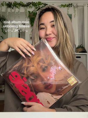 pt. 2 — rosie album unboxing + a special message from @ROSÉ at your local @BarnesandNobleOfficial! 🥀 which concept was your favorite? Lmk in the comments! I love her green dress outfit!!  #rosé #rosie #blackpink #rosiealbum #albumunboxing #unboxingkpop #kpopalbum #kpopunboxing