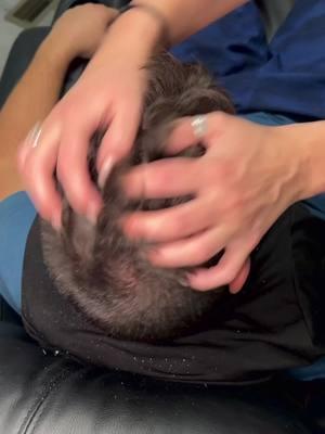 #scalpscratching #dryscalp #relaxingvideo #scalpmassage #relaxingvideos #sleepingsounds #headmassage #asmr 