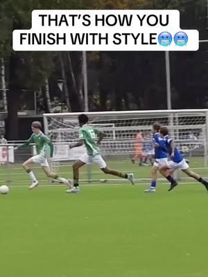 Take a boww😎 #risingballers #football #viral #fyp #wholesome #usmnt #footyskills #tekkers #footy #trendingvideo #Soccer #soccermemes #soccertiktok #fypp #fifa #futboll #freekick #tackle (via IG @ football.newz)