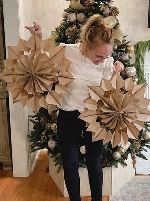 Easy DIY Christmas decor 2024  All you need is 8 brown paper bags and some glue! #christmascrafts #diychristmasdecor #christmasdiy #diychristmas  Inspo: @HAPPIEVERLYAFTER 