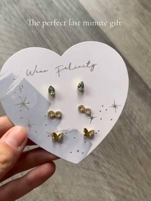 Wait why are these so perfect? 😍 #wearfelicity #earrings 