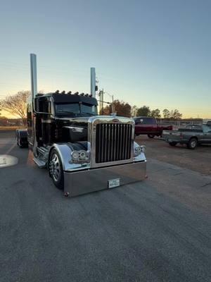 2024 389X The X @Peterbilt Steve 🛠️⚒️ @JTX Forged 🛞🛞@MWTrahan.com 🔦🔦@Renegade Products USA 🧼💦🧽 @PeterbiltMotors @user9454820532700 @Iowa Customs #southerntransportllc #truckshowjoe #showupandshowout #fyp #foryou #foryoupageofficiall #foryourpage #peterbilt #peterbiltgang #peterbiltcrazy #peterbilttrucks #peterbiltcartel #truckshow #truckshowlife #389 