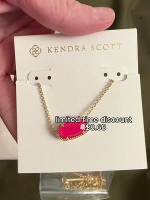 #kendrascott #kendra #necklace #necklaces #pinkstone #beautiful #christmas #tiktokshopcybermonday #tiktokshopblackfridaysale #ttslevelup #ttsdelightnow #tiktokshopholidayhaul #giftguide #tiktokshopblackfriday #launchpad #tiktokshopcreatorpicks #elisa 