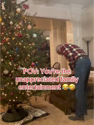 #family #christmas #tree #hilarious #thebennetthallband #piano #entertainment #funny #noonecares #pianist #decoration #decorating #grandparents #granddaughter #big #fun #laugh #fyp 