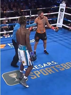 A classic Loma taunt 🥶 #toprank #trboxing #boxing #sports #lomachenko 