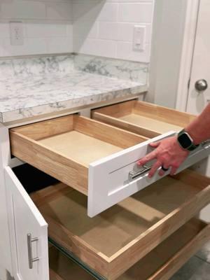 One of our White shaker cabinets with roll out trays instead of a drawer base. For those who dont like the look of drawer bases.  All softclose hardware 👌🏼  #kitchencabinets #kitchen #orlando #florida #titusville #kitchenorganization #kitcheninspo #turnerscustomscabinets #orlandosmallbusiness #cabinets 