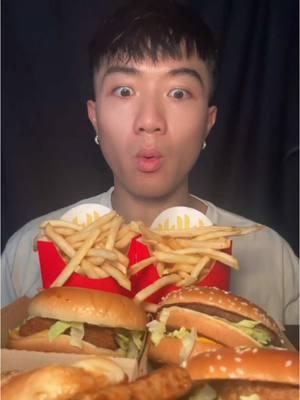 I love mickey deez @McDonald’s  #mukbang #eating #Foodie #fypシ゚viral #mukbangeatingshow #foodtiktok #asmreating #mcdonalds #mcrib #frenchfries #chickenbigmac #bigmac #crispy #unitedstates #america #losangeles 