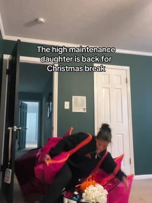 Sorry mom and dad #foryoupage #tennesseecheerleader #university #foryou #college #fyp #universityoftennessee #freshmanyear #utk #dorm #christmas 