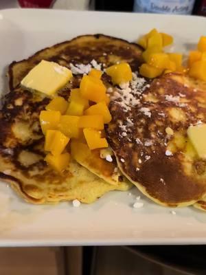 look at these delicious peach high protein pancakes #keto #ketorecipes #ketodiet #lowcarb #pancakes #pancakesrecipe #protein #peaches