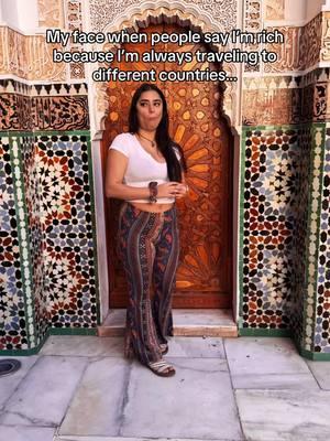 Honestly hostels r filled with adventures and personality and thats why i love them… aside from the cheap prices😂😂  #hostellife #hostelworld #hostels #morocco #grouptrip #femalesolotraveler #travel #africa #marrakesh #fez #viajerocartagena #viajero 