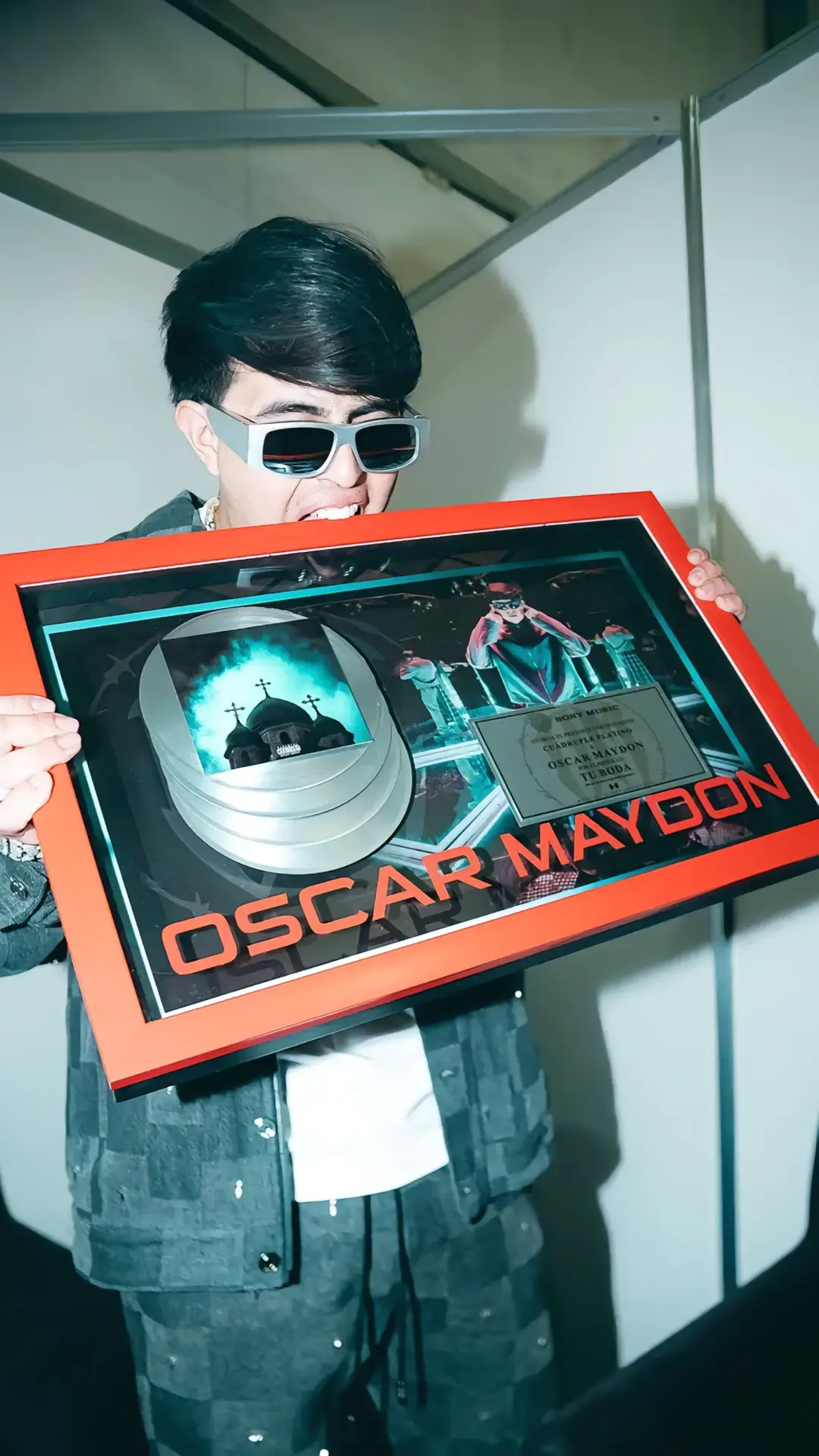 Oscar Maydon Con Su Placa De Platino 💿💒 #oscarmaydon #tuboda #platinum #platino #ranchohumilde 