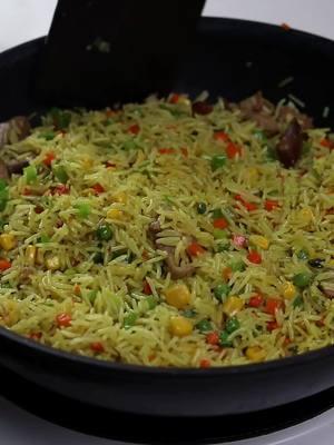 Nigerian Fried Rice Recipe 2,500g Turkey wings and legs 2 teaspoons knorr Cubes or 2 whole cubes 2 tsp salt Few sprigs fresh thyme or 1 tablespoon dried thyme 1 tablespoon curry 1/2 small  Onion (chopped) Thumb sized ginger 3 garlic cloves  smashed 1 cup water 4 cups of  rice: 800g rice  2 ½ cup meat stock  1 ½ cup water  ½ teaspoon salt 1 teaspoon curry powder ½ teaspoon white pepper  Turkey chunks: 500g boneless Turkey thighs ¼ teaspoon salt ½ teaspoon Bouillon cube ½ teaspoon garlic powder ½ teaspoon onion powder ½ teaspoon pepper Veggies: 2 medium carrot 143g 1 green bell pepper 172 8 green beans 3 green onions  ¼ cup peas ¼ cup sweet corn 1 yellow habanero  Veggies seasoned with: ½ teaspoon chicken seasoning ¼ teaspoon salt 1 teaspoon white pepper #friedrice #rice #nigerianfriedrice 