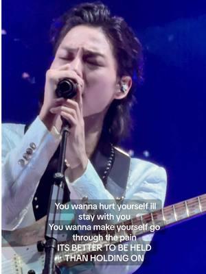 Its been awhile since we talked about Shes In The Rain 🤍 #woosung #therose #fancam #concert #lyrics @official.therose @WOOSUNG 