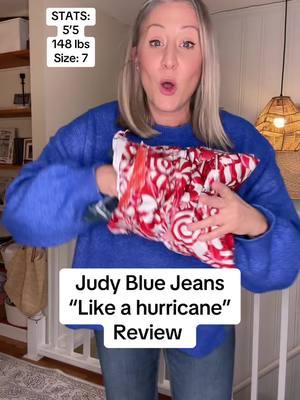 Going from a size 6—>size 10 in   six months has me buying a lot of new clothes. #judybluejeans #likeahurricane #denim #jeanreview #womensjeans 