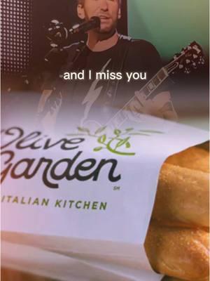 They could never make me hate you @Olive Garden #olivegarden #breadsticks #olivegardenbreadsticks #relatable #iloveyou #fyp #fypシ 