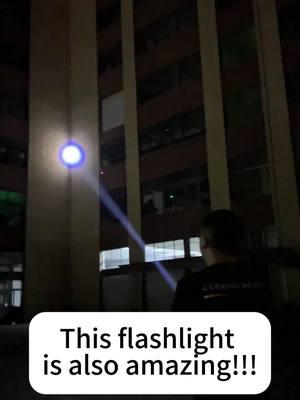 The ultimate flashlight you didnt know you wanted but now you need it! 😎😎🔥🔥#stockingstuffers #falldealsforyou #christmas #blackfridaydeals #earlyblackfridaydeals #blackfriday #christmasideas #christmasideas #CyberMonday #giftsforhim2024 ##flashlights##policelights