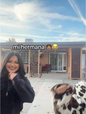 Es el entretenimiento de la familia 🤍😂@Adriana G  #hermanamenor #hermanamayor #familia #mexicanas #chismes #chismetok #sisterbesties #oldersister #youngersister #humorfamiliar #humor 