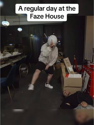 A regular day at the Faze House @StableRonaldo @Lacy @FaZe Max @FaZe Adapt #fyp #stableronaldo #lacy #plaqueboymax #fazeadapt #foryou #xyzbca #fypツ #trending #viral #streamer #twitch #faze #fazeclan #stableronaldoclips #lacyclips #plaqueboymaxclips #adapt 