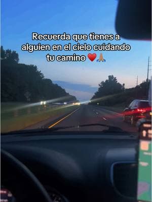 Hay alguien en el cielo vigilando tu camino!!! 🙏🏽♥️ - - - - #cielo #cielosbonitos #tik_tok #enotravida #tejuroqueteamo #tejuroquenadiemasteamaracomoyo #afueraestalloviendo #muyprontoserasuvenida #diosteama #jesuslovesyou #peruanoenusa #peruanosenelmundo 