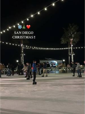 san diego participates in winter too I swear! ❄️🎄 #IceSkating #hoteldel #coronado #sandiegohiddengems #sandiego #sd #sandiegowinter #hoteldelcoronado #thingstodo 