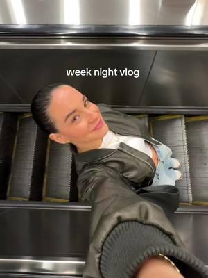 Evening in my life on a weekday #nyc #nyclife #Vlog #routineaesthetic #nighttimeroutine #dayinmylife #nycdayinthelife #productivedayinmylife #productivevlog #routine #dailyinspiration 