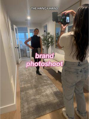 First time working this amazing brand client!! 🏡📸  #behindthescene #behindthescenesphotoshoot #posing #photographer #posingtips #posingforwomen #mainephotographer #mainebrandphotographer #brandphotographer 