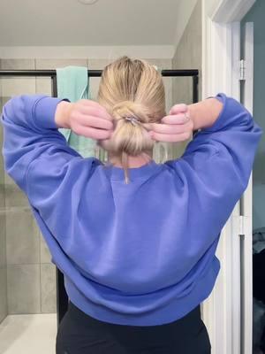 Postpartum breakage is a real thing yall🤣 #postpartum #babyhairs #momhairstyle #momhairstyles #hairstyle #hairtutorial #messybun #easyhairstyles #quickhairstyle 