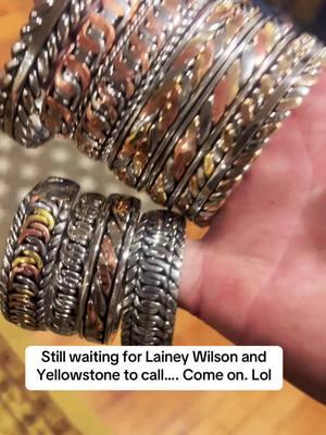 #westernfashion #westernjewelry #copperheadbracelet #somethingintheorange #cowboys #madeinusa #shareit #mrsnyder #yellowstone 