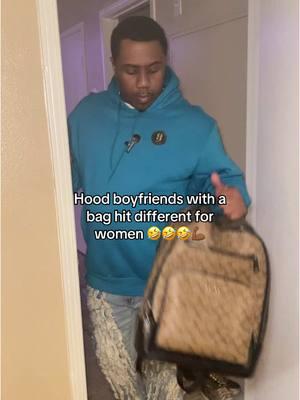 Hood boyfriends for the win 💰💰 #fyp #viral #hoodboyfriends #funny #apologize #comedy #toxic #bag #breonsenior