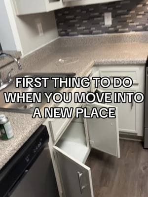 MAKE SURE YOU ARE BOMBING YOUR NEW HOUSE/APARTMENT! #creatorsearchinsights #fyp #newapartment #apartment #moveinday #contentcreator 