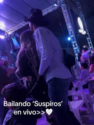 🤍😍. #bandacoronadelrey #suspiros #jalisco #parati #fyp #Love #bailando 