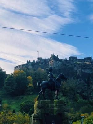 Edinburgh Castle Scotland 🏴󠁧󠁢󠁳󠁣󠁴󠁿🏴󠁧󠁢󠁳󠁣󠁴󠁿#Scotland #glasgow #foryou #universityofglasgow #maddiespostcards #harrypotter #glasgow #harrypotter# #university #travel #TravelTikTok #edinburghscotland #edinburgh #scottish #Scotland# #mood#ScotlandTikTok #GlasgowTikTok #GlasgowCity #plaid #kilt#beautiful #historytok #scottishhistory #ecosse #ExploreScotland #VisitScotland #london #england#britain #soldiers #edinburgh #harrypotter #edinburgh#williamwallace #explore #fyp #Fyp #nature #tik_tok #ExploreScotland #VisitScotland #harrypotter #CapCut 