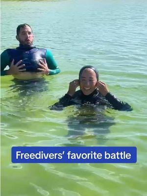 Freedivers choosing their battles 😅🤿✨ #freediver #freedivers #freedive #wetsuit #freedivetraining #howtotiktok #freedivingadventures #divetravel #exploretocreate   