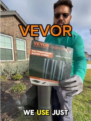 Check out how we lay down our favorite VEVOR flower bed fabric. This fabric is durable and helps prevent weeds from coming through. #homeproject #landscapeideas #homerenovation #gardentok #makeover #transformation #gardenideas #luxuryhomes #patiomakeover #houstontx #backyardtransformation #asmrsounds #beatifulhouses #houstonhomes #pavers #beautifulhome #DIY #ASMR #sleek #nicehouse #luxurydesign #hometransformation 